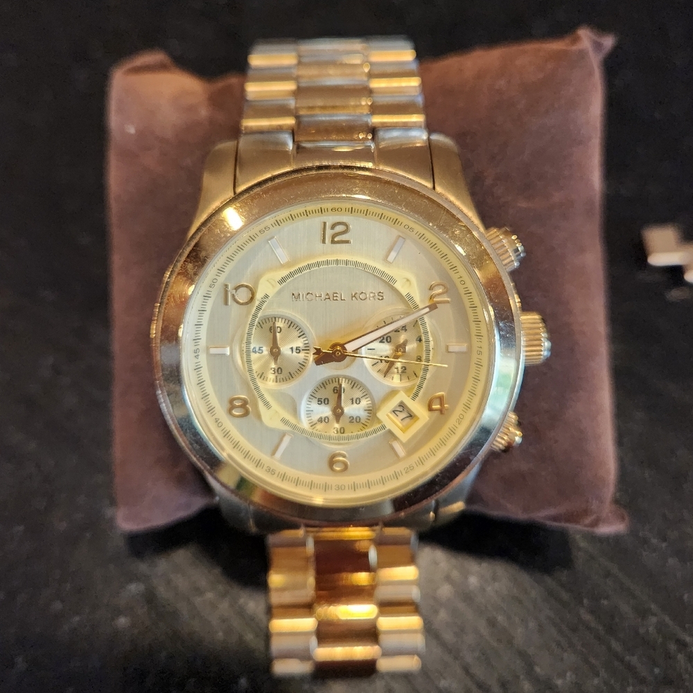 Michael Kors Runway Chronograph watch in Gold
